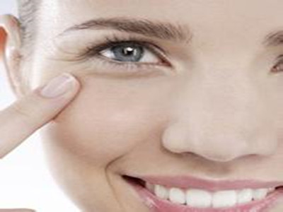肉毒素VS玻尿酸，祛除眼周皺紋有什麼不同？