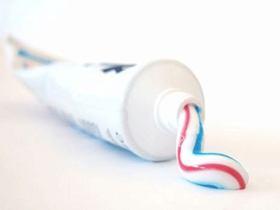 牙膏洗臉可以祛斑嗎？教你正確祛斑的方法