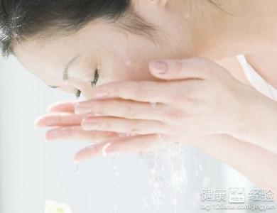 秋天皮膚干燥怎麼辦教你如何保濕補水